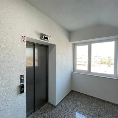 Corner 1
